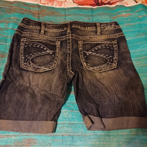 Silver Jeans Toni Denim Jean Shorts Size 30 NWOT - Picture 2 of 5